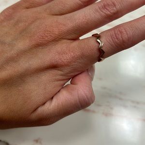 Pandora zigzag ring rose gold size 52